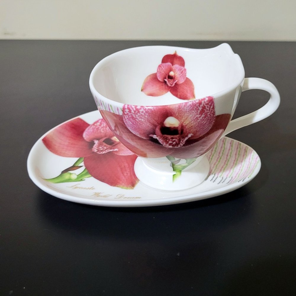 Royal Elfreda Flower Cup & Saucer - Lycaste Wyld Dream